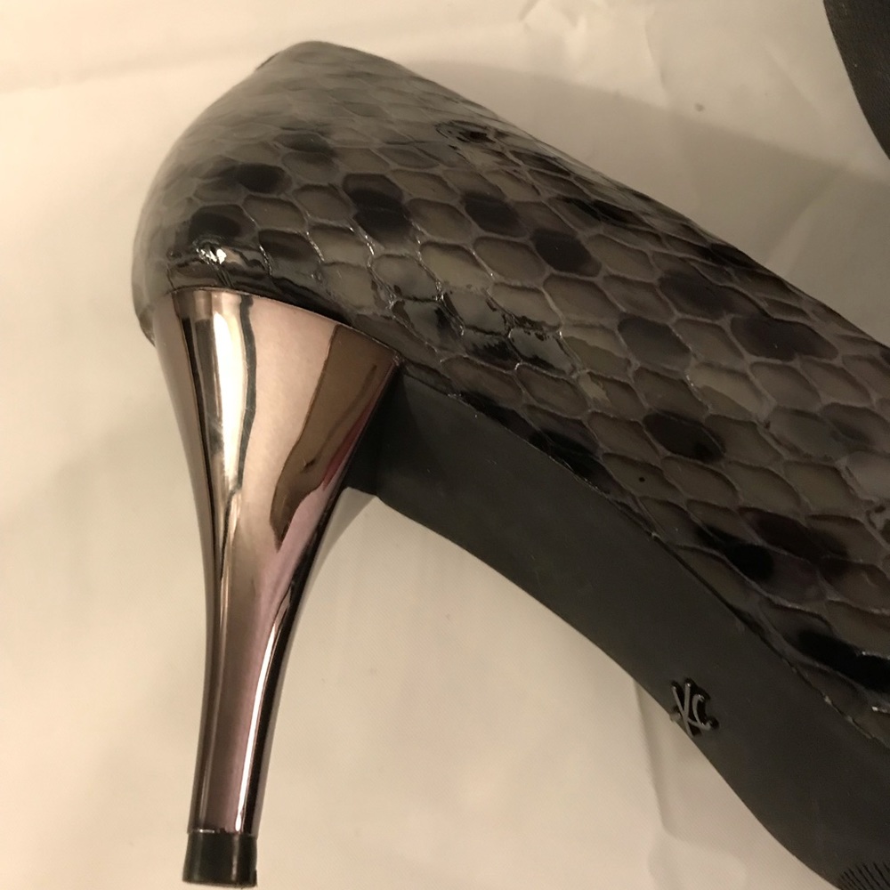 Kenneth Cole Pumps 7.5 - Picture 4 of 8